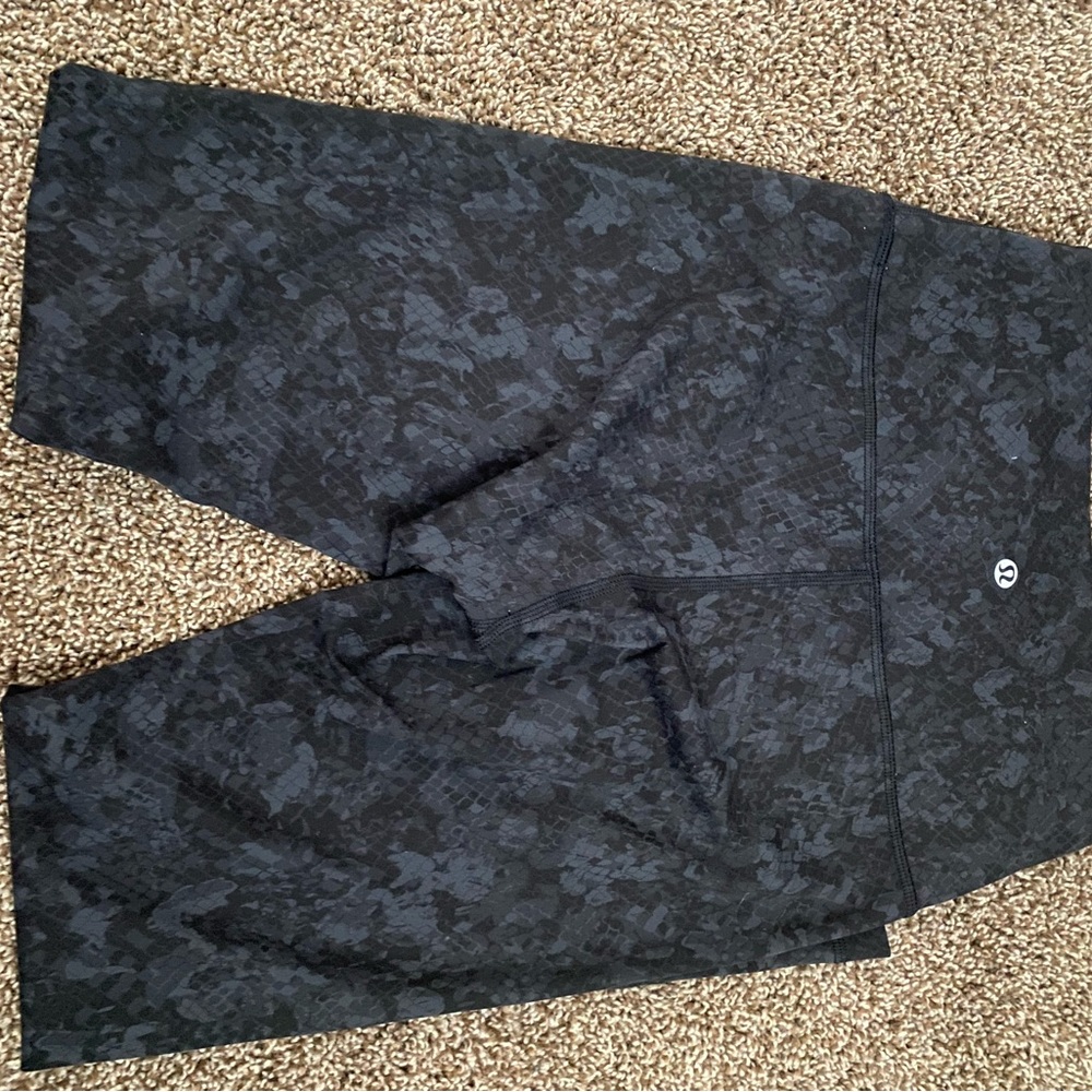 Like new lulu pants align/ wunder under sold out everywhere